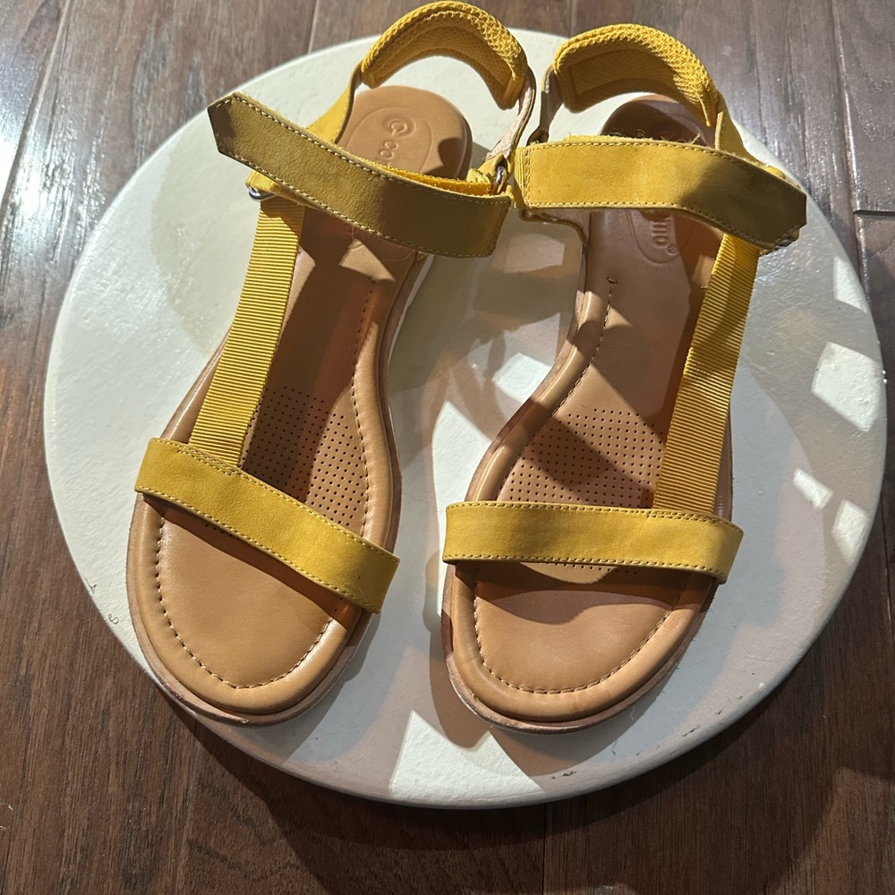 Corso Como Brawyn sandals in yellow 8.5